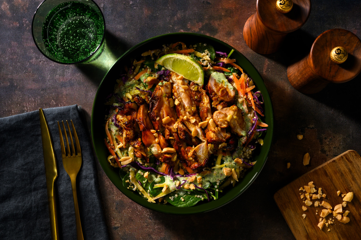 Kippendij met citroengras en pittige Thaise dressing