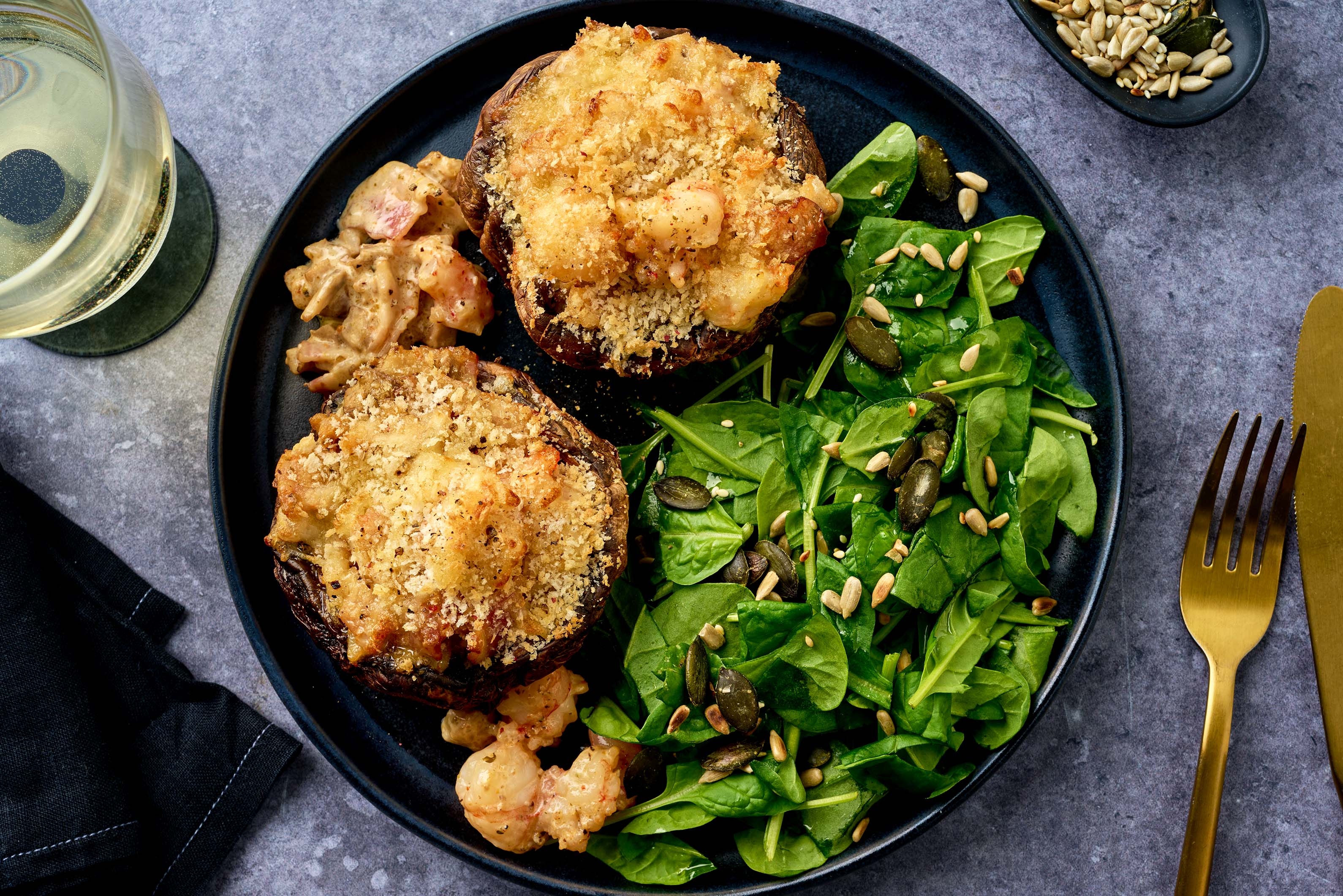 Champignons étouffés aux crevettes géantes et au bacon