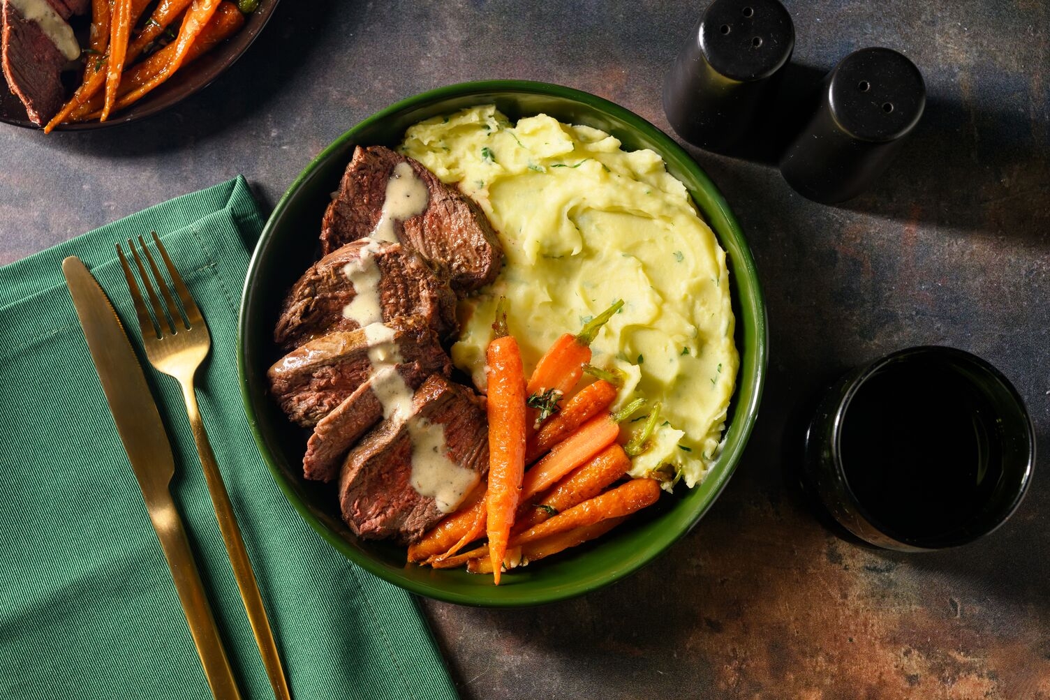 Rich Roast Beef & Creamy Pepper Sauce