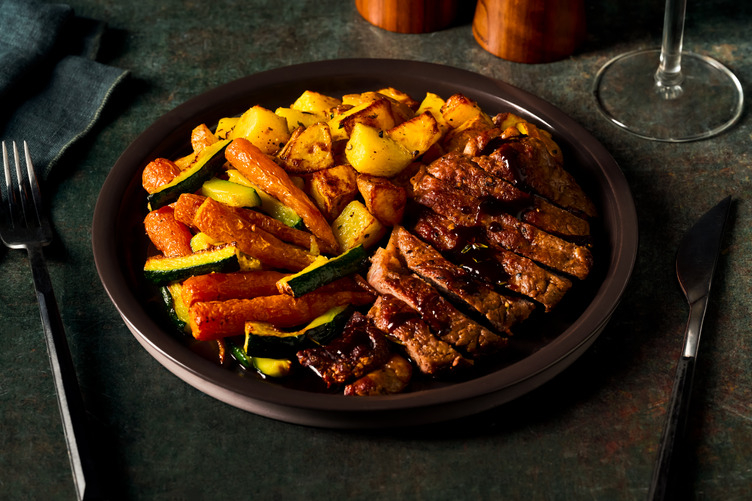 Classic Sunday Roast Beef & Red Wine Jus