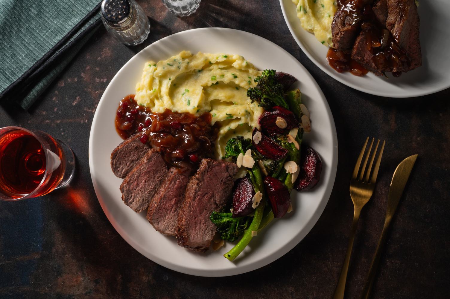 Britisk lammeculotte og rødvinssauce