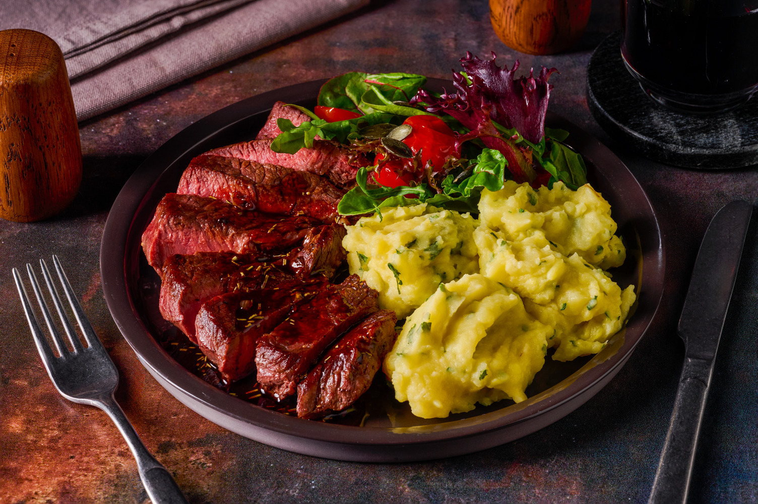 Hjortesteak og rødvinssauce