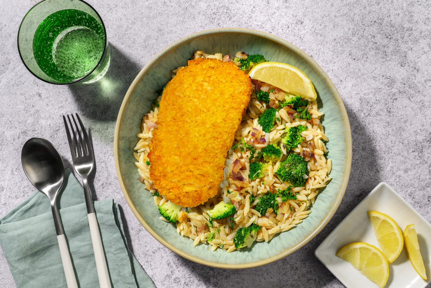 Schnitzel au fromage & orzo complet