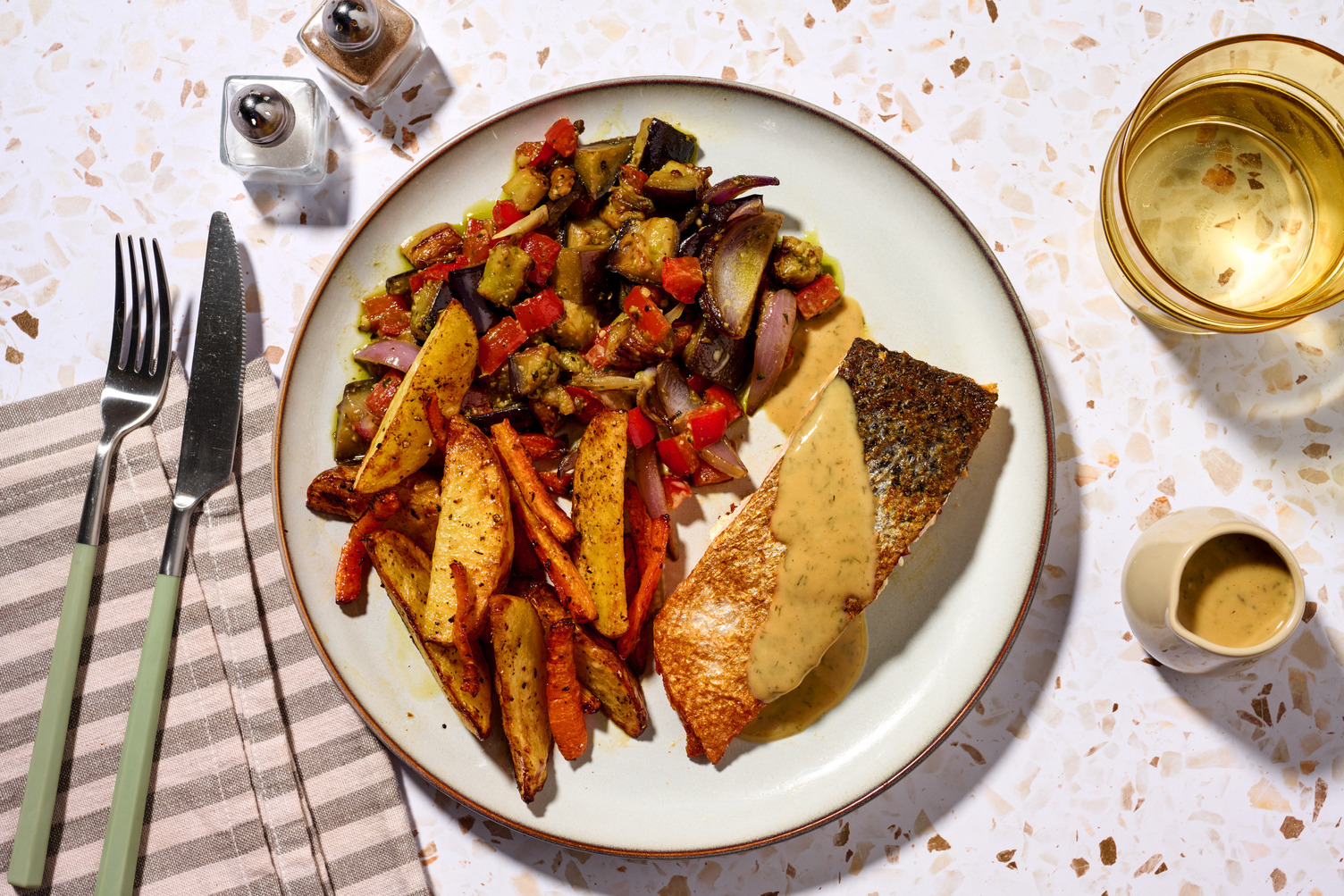 Saumon sauce miel-moutarde & pommes de terre rôties