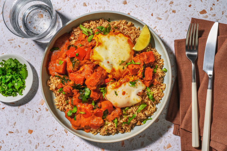 Sportersfavoriet: eiercurry met bruine rijst en zoete aardappel