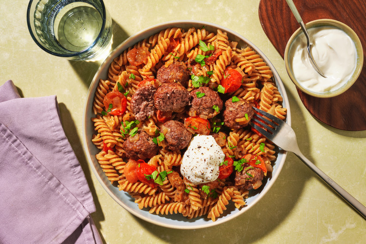 Boulettes de cerf et fusilli complets, sauce yaourt & ail
