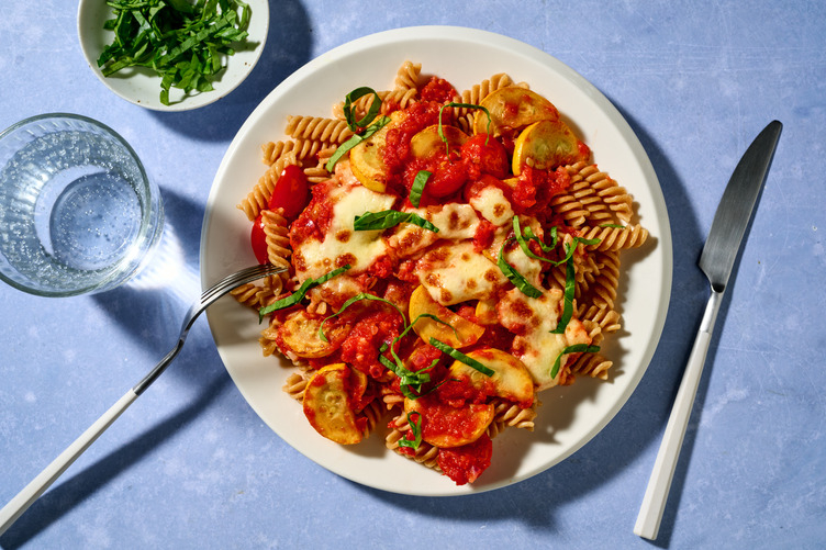 Courgette uit de oven met volkoren fusilli