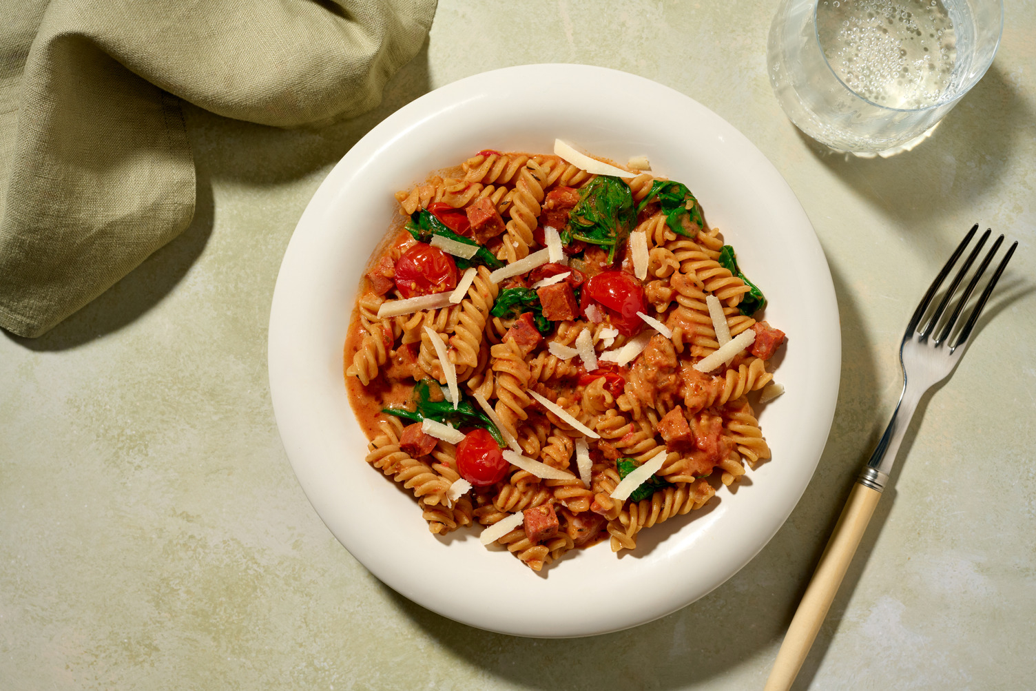 Volkoren fusilli met smokey chorizo