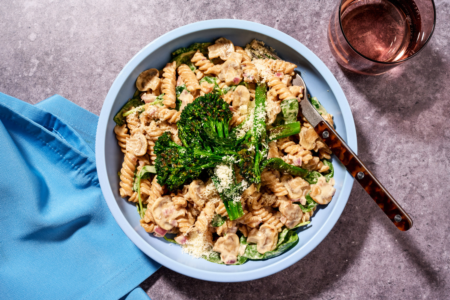 Fusilli complets à la sauce crémeuse aux champignons