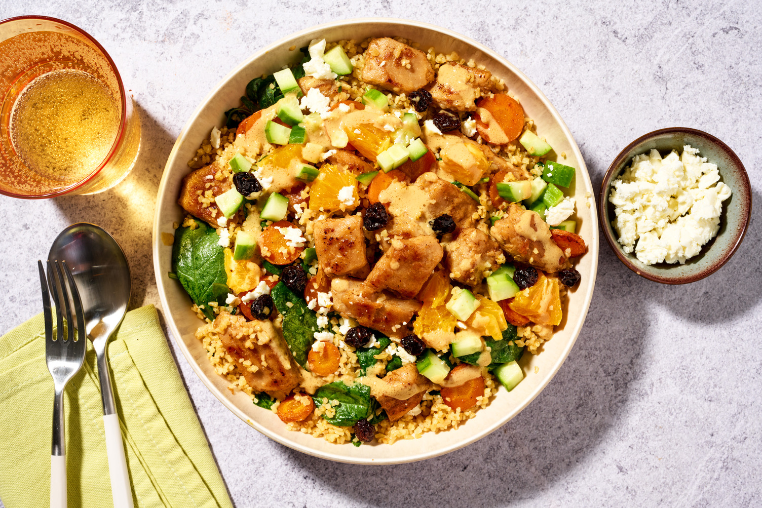 Bulgurbowl met veggie kip en appelsiendressing