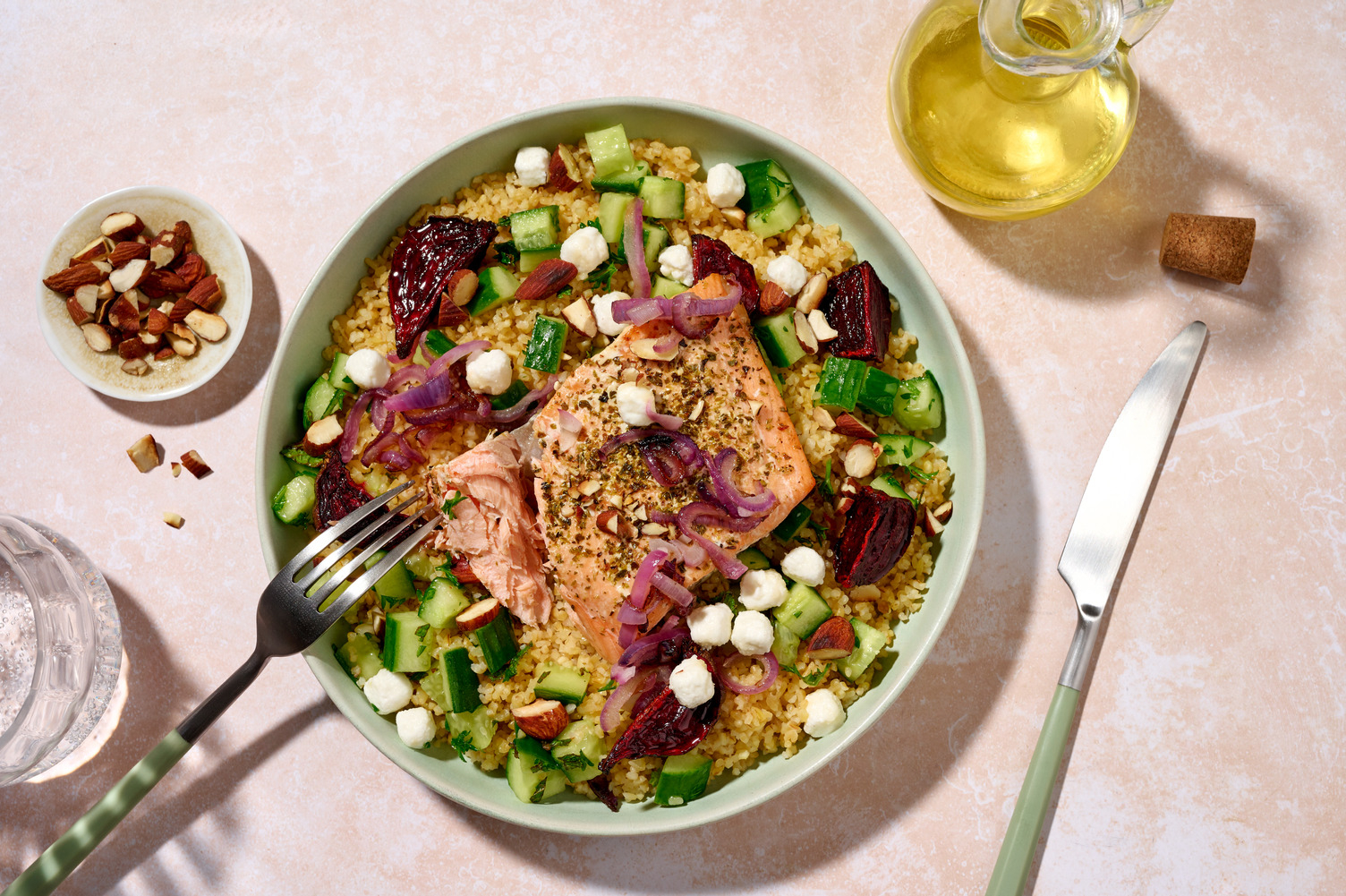 Bulgurbowl met zalm en bietjes
