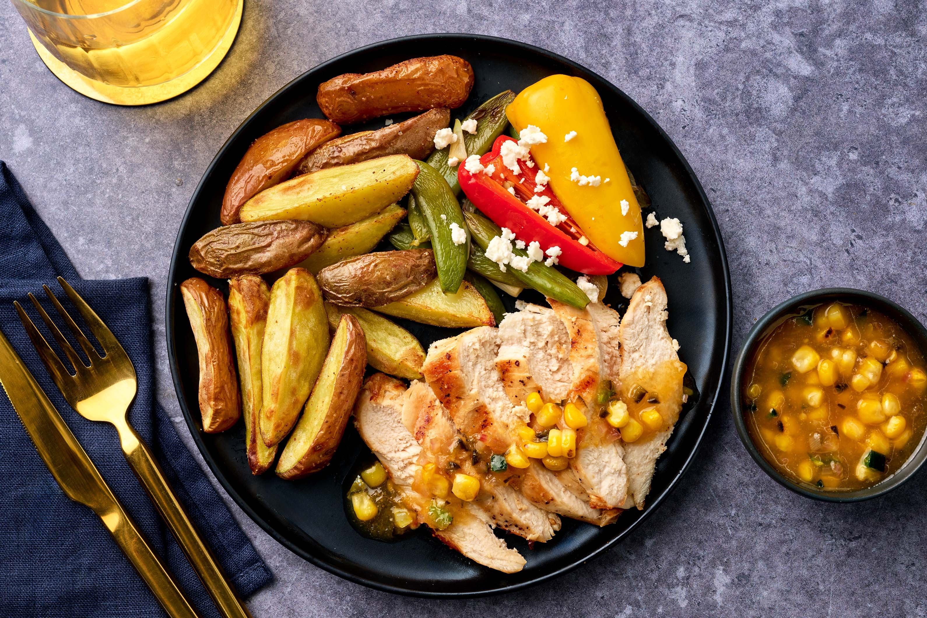 Poulet grillé et relish au maïs doux et au jalapeno