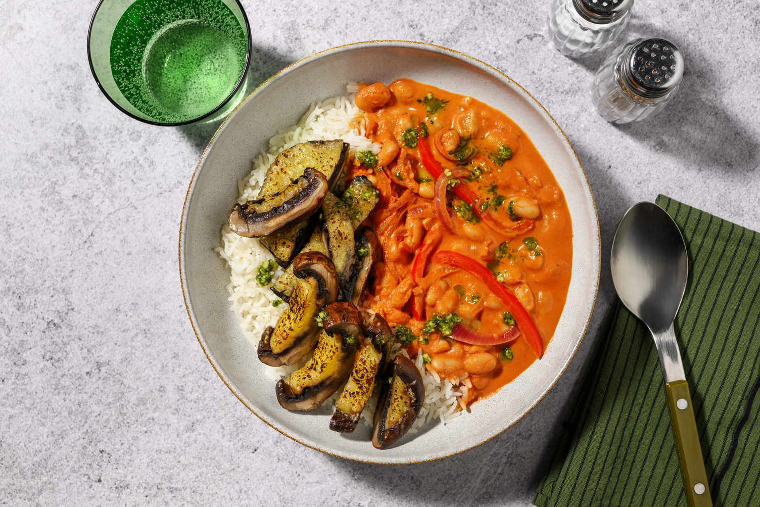 Portobello au fromage & mijoté crémeux aux haricots