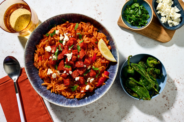 Orzotto met chorizo en padrónpepers