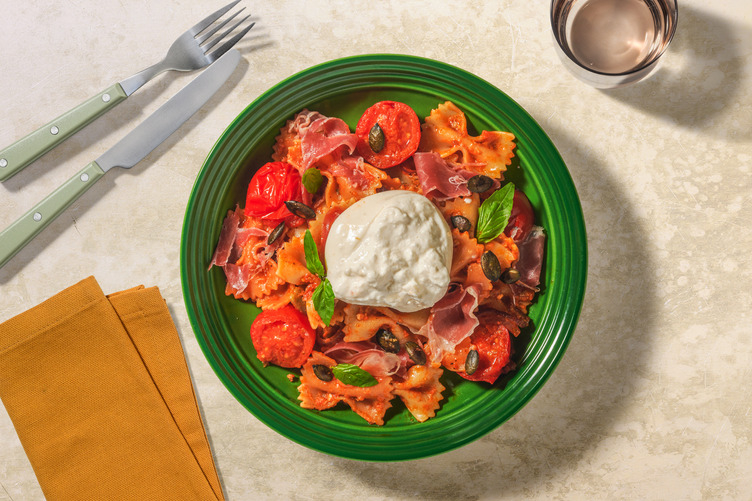 Pasta caprese met prosciutto en burrata