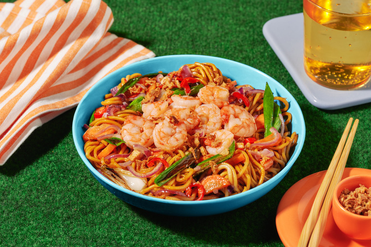 Stir-fry met garnalen en noedels