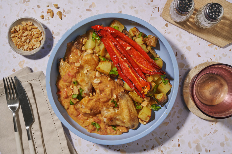 Ailes de poulet en sauce crémeuse à la cacahuète