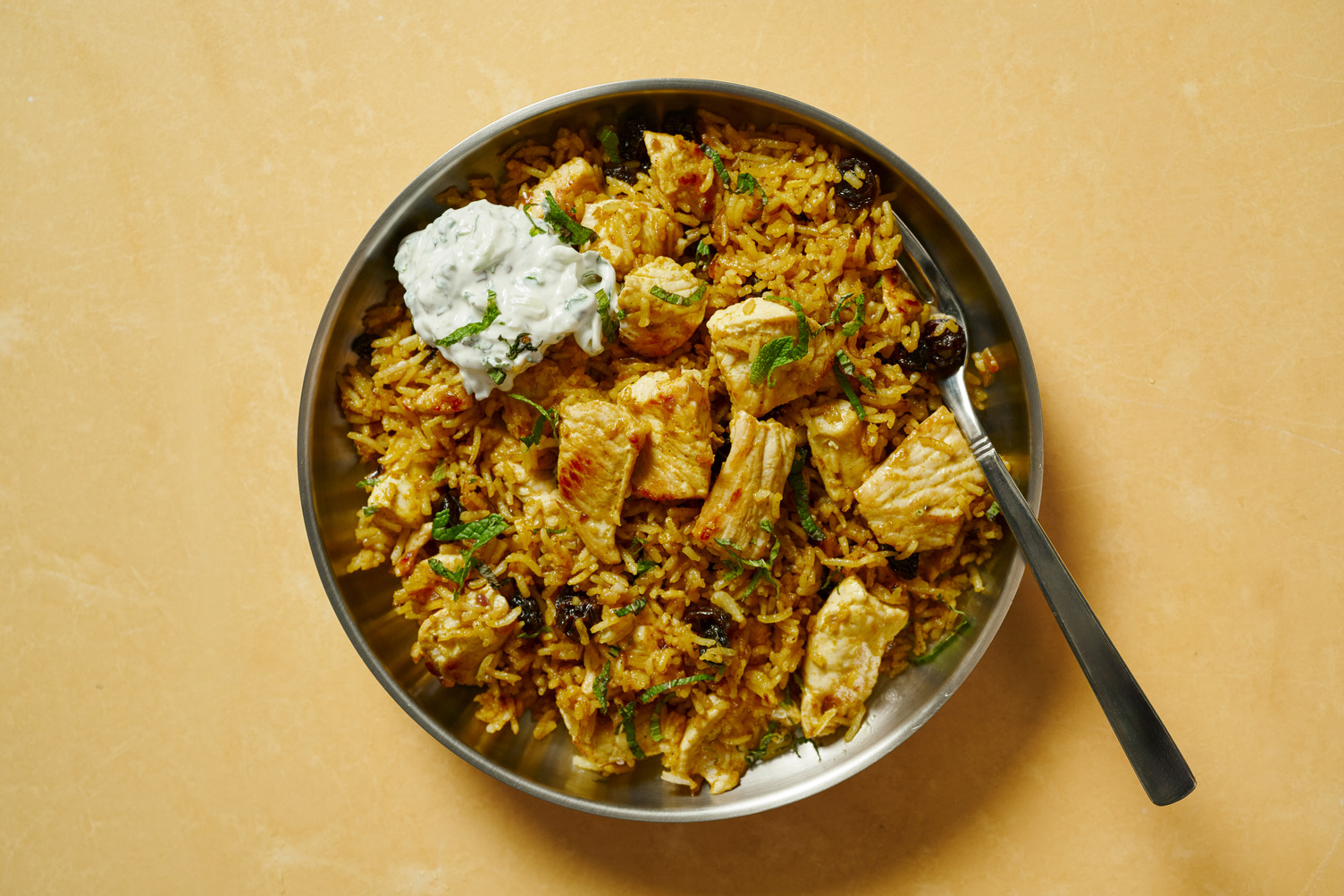 Riz complet à la dinde, raisins secs & curry