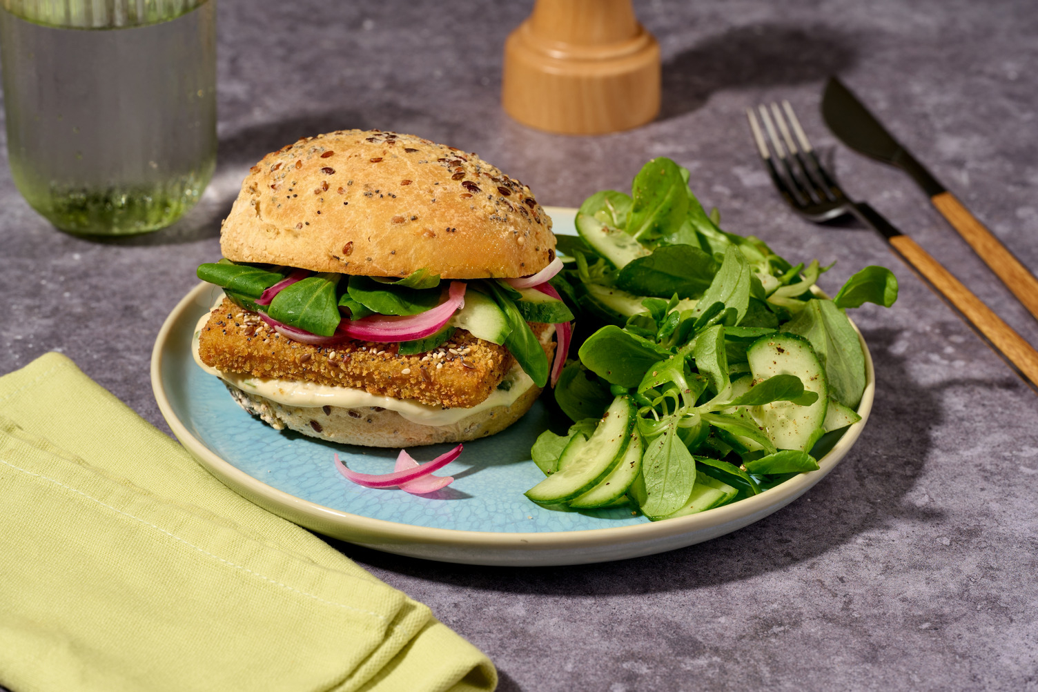 Fish burger & sauce ravigote