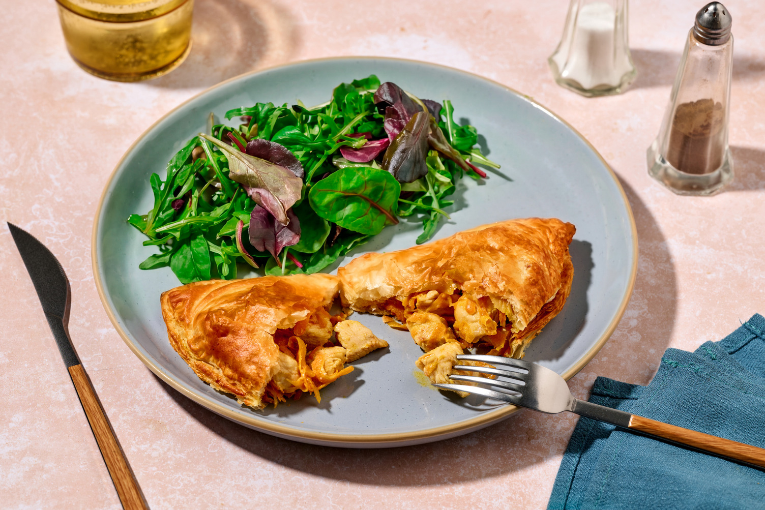 Feuilleté au poulet & coco à la srilankaise