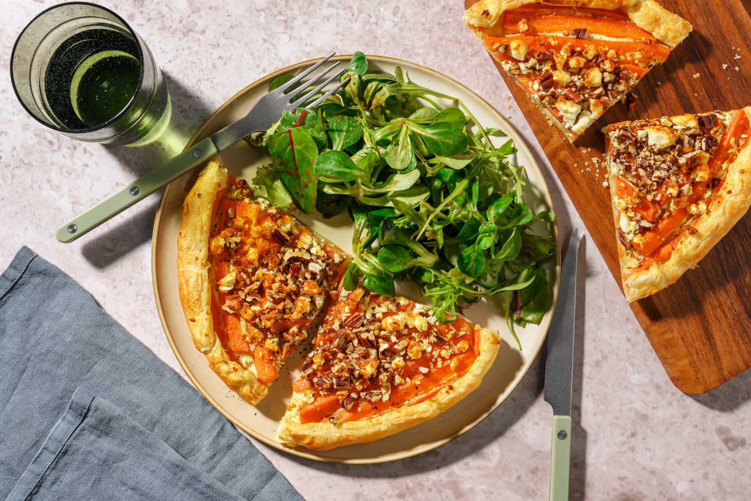 Tarte aux carottes rôties, fromage frais & pécan