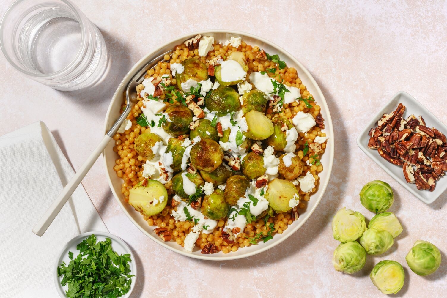 Choux de Bruxelles & couscous perlé aux épices