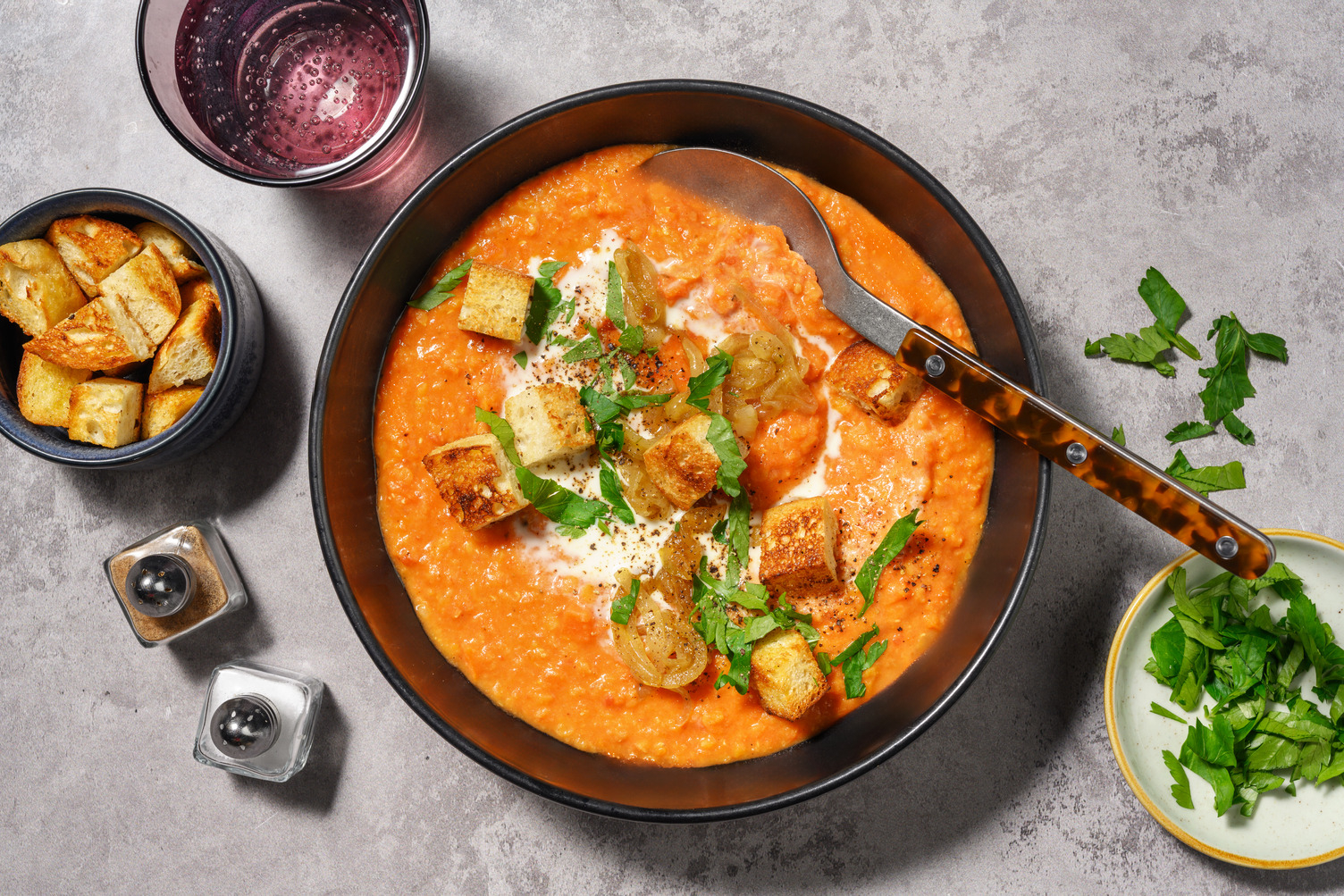 Velouté de lentilles aux épices & sauce avoine