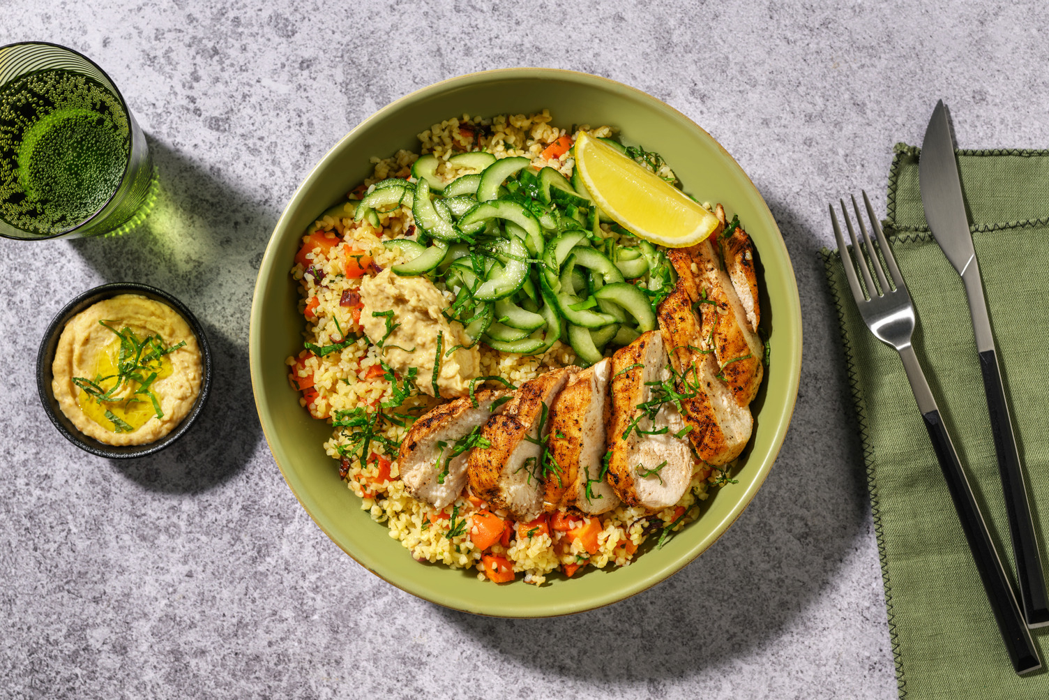 Bowl du Levant : poulet, carottes & houmous