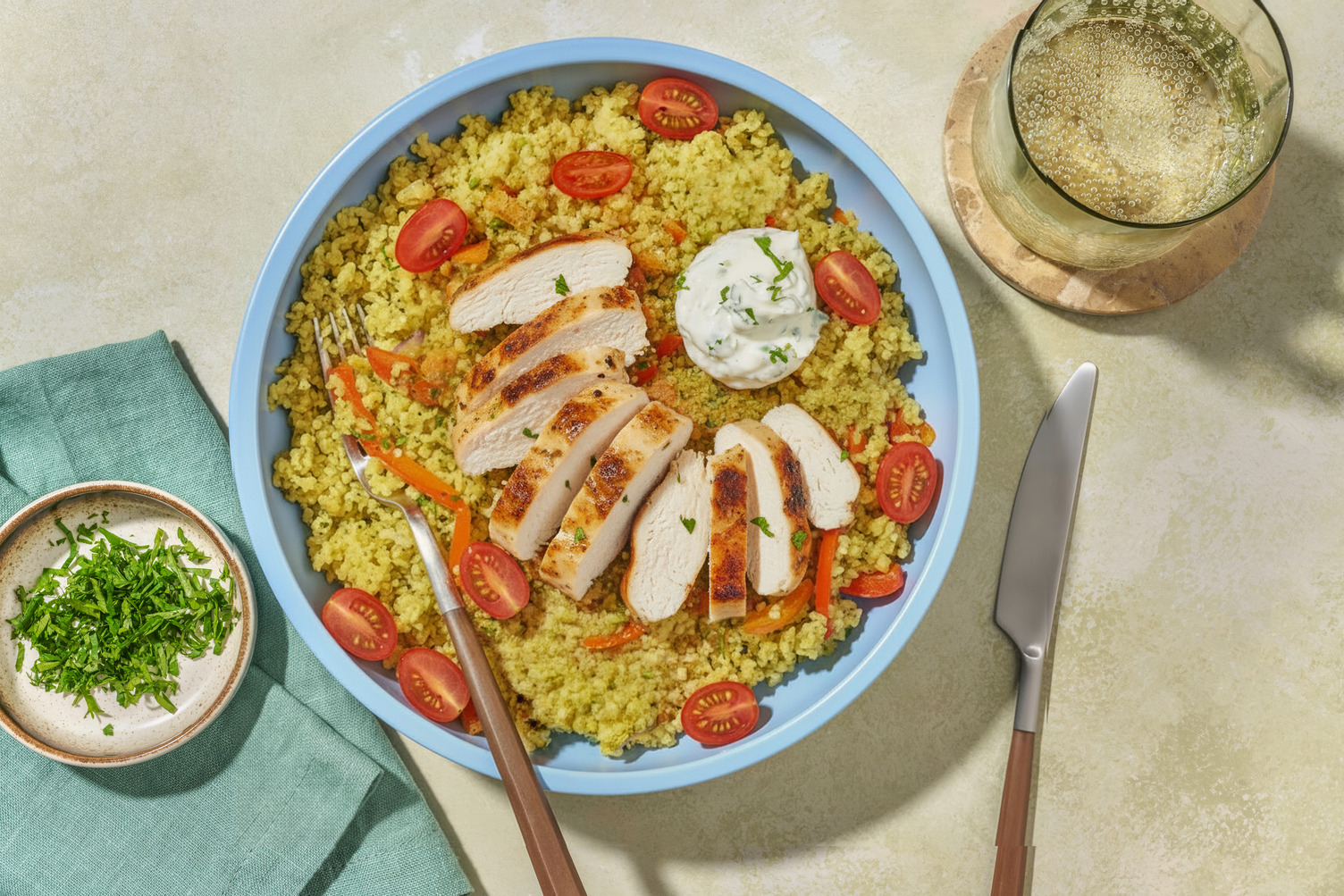 Poulet sauce aux herbes & boulgour