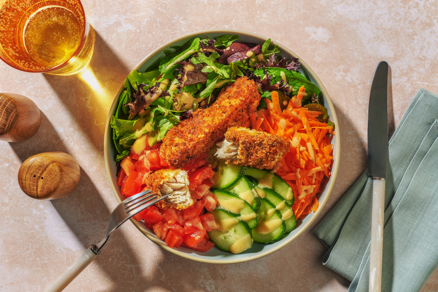 Bowl lieu pané à la provençale & crudités