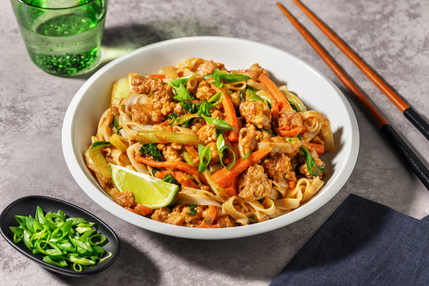 Nouilles de riz, porc haché & sauce hoisin