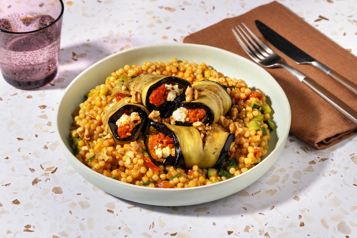 Roulés d'aubergine, chèvre frais & noix