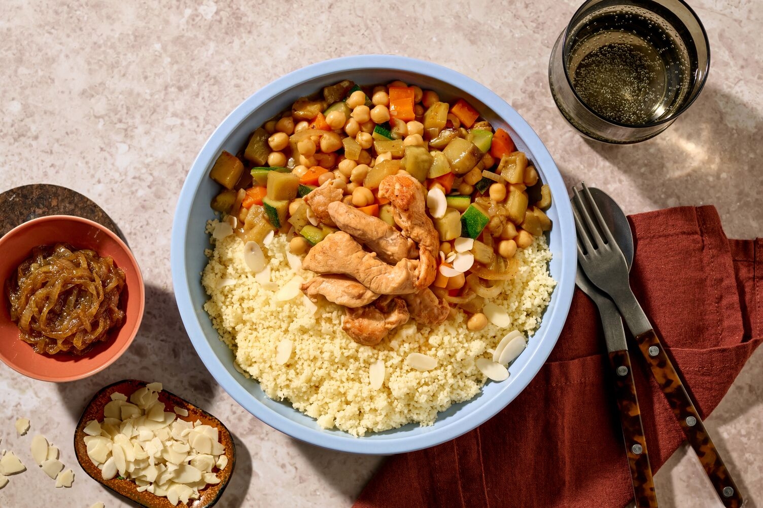 Marokkanischer Couscous mit Hähnchen