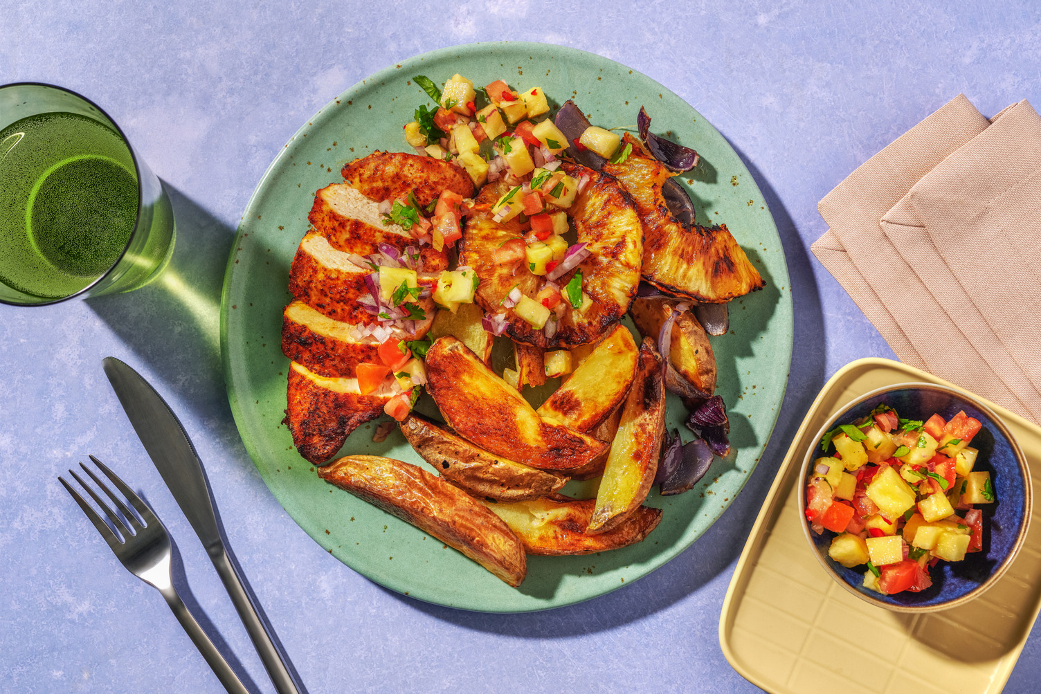 Poulet grillé, tomates & salsa d'ananas
