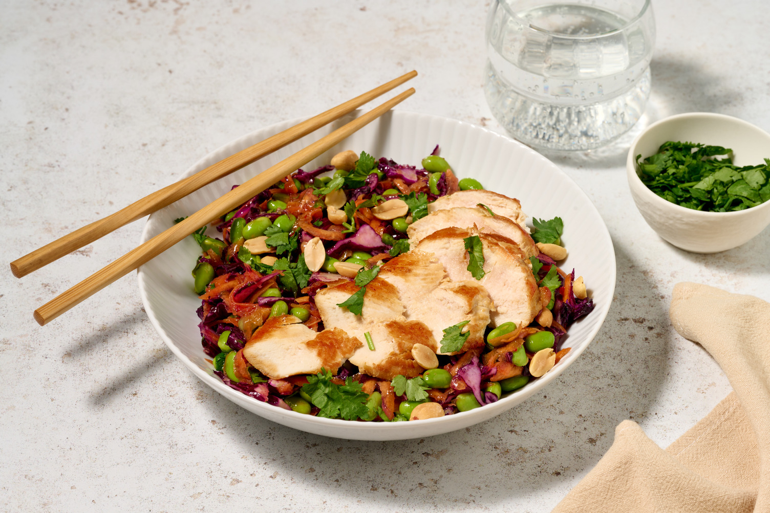 Salade rapide au poulet Label Rouge sauce satay