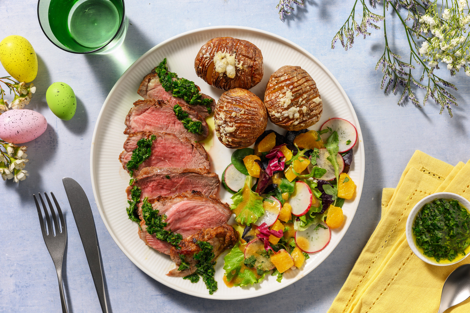 Lammstek och ostgratinerad hasselbackspotatis