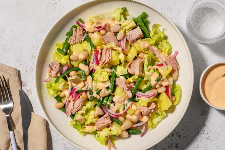 Fusion Niçoise mit Thunfisch und Sriracha-Sesam-Mayo