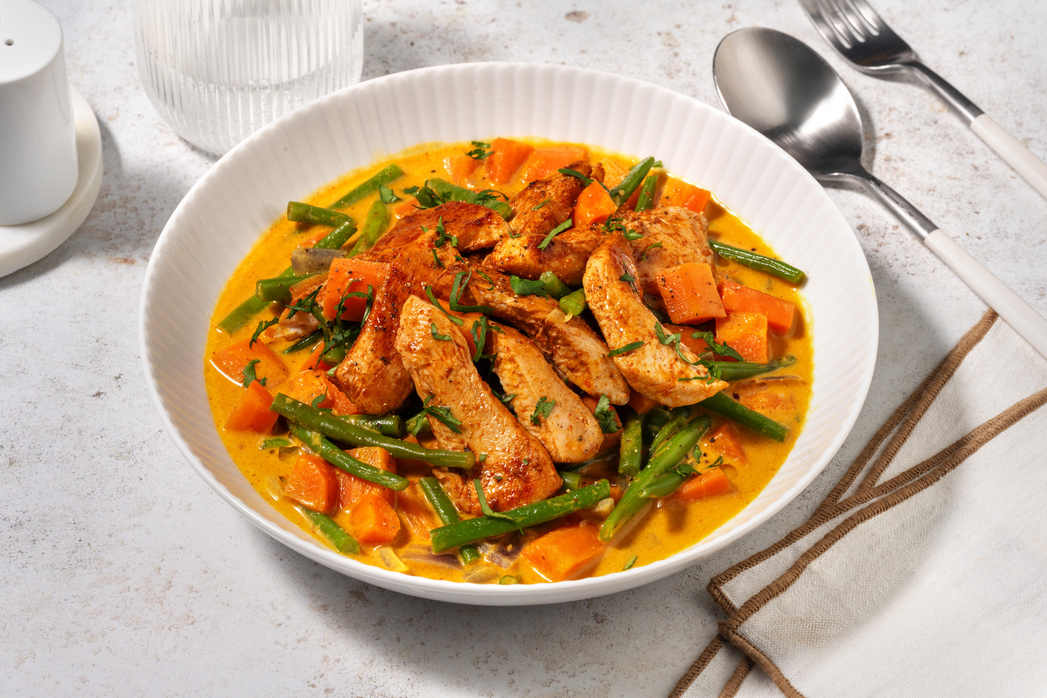 Scharfer Bio-Hähnchen-Eintopf mit Piri Piri