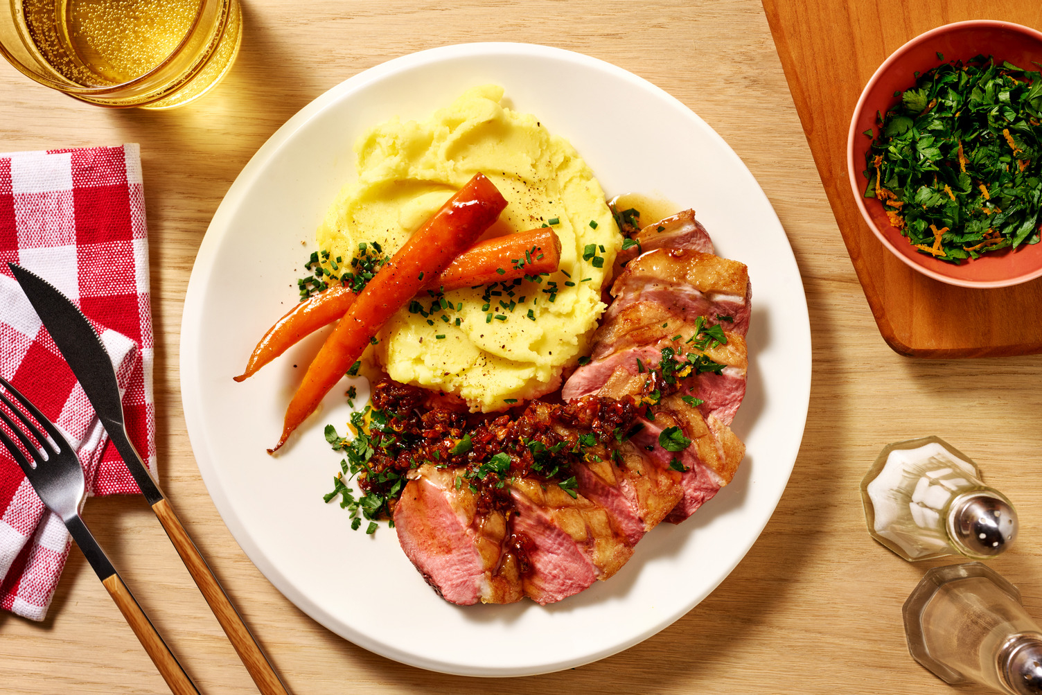 Alley-oop entre le canard & la sauce à l’orange