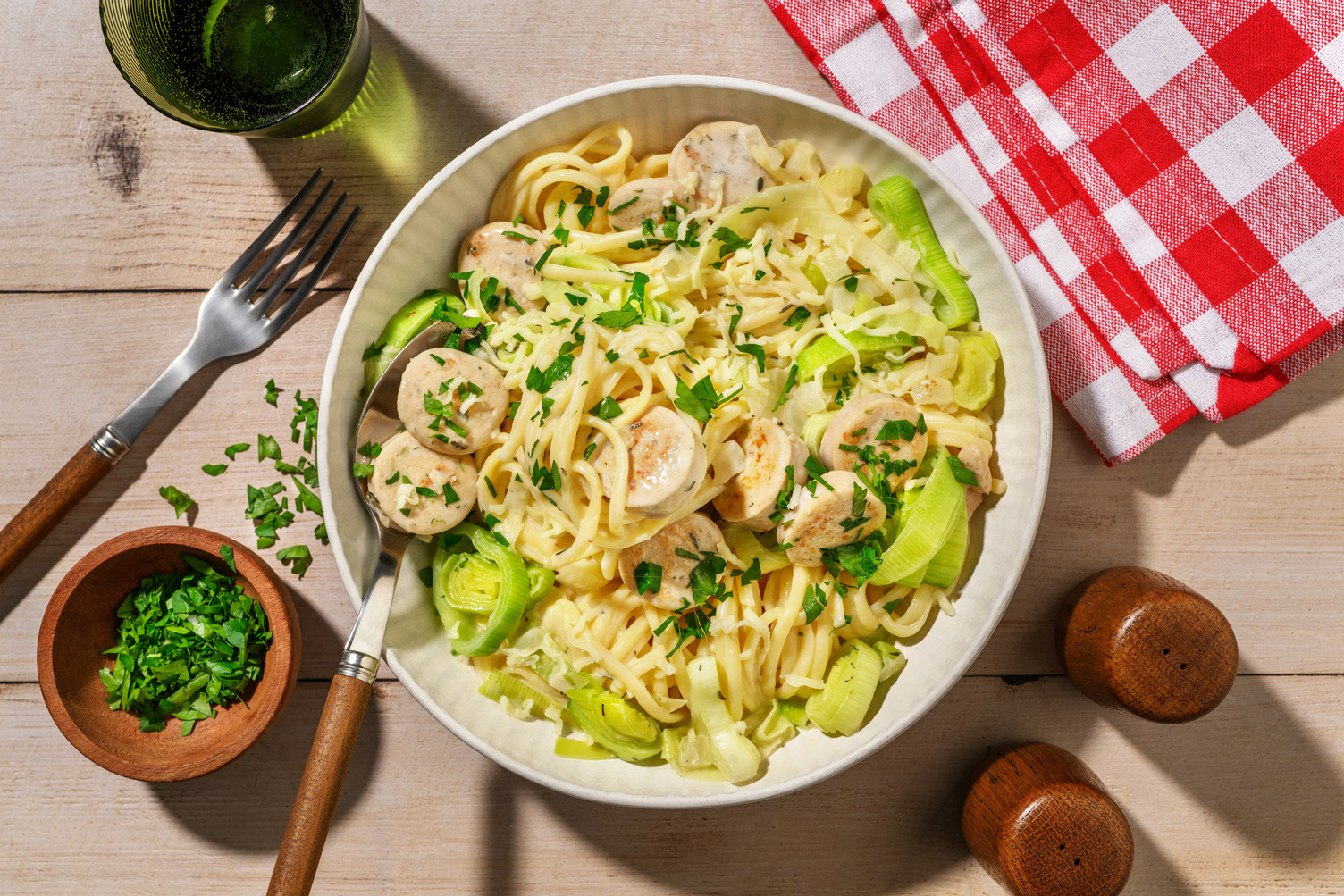 Spaghetti complets, boudin & sauce au cantal AOP