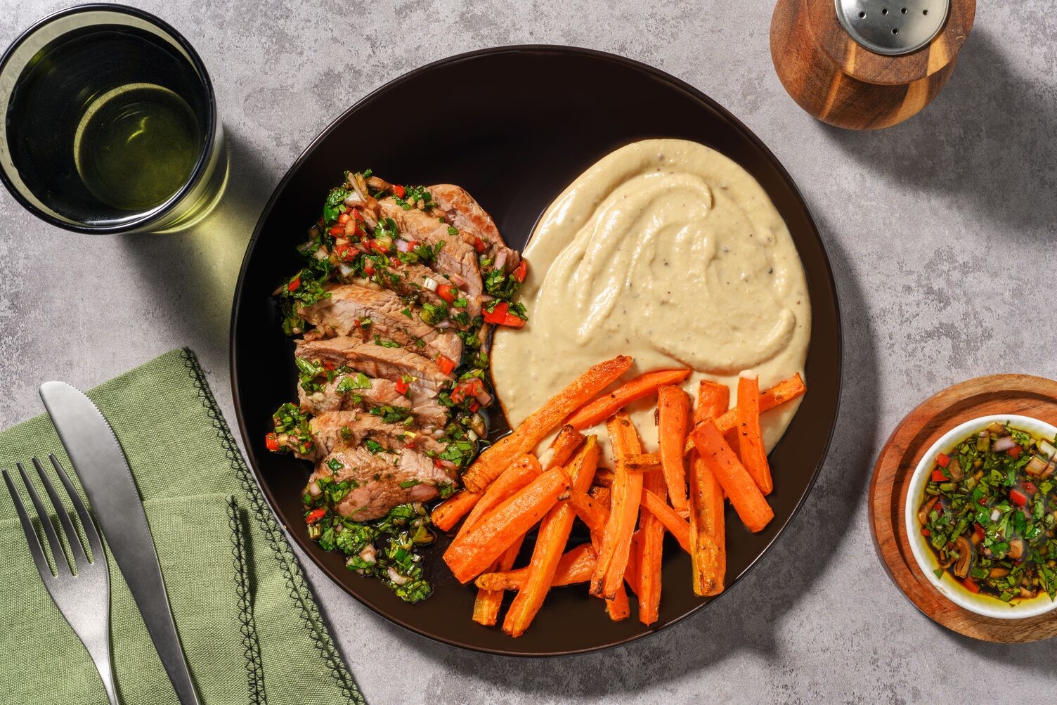 Porc sauce chimichurri & carottes au cumin