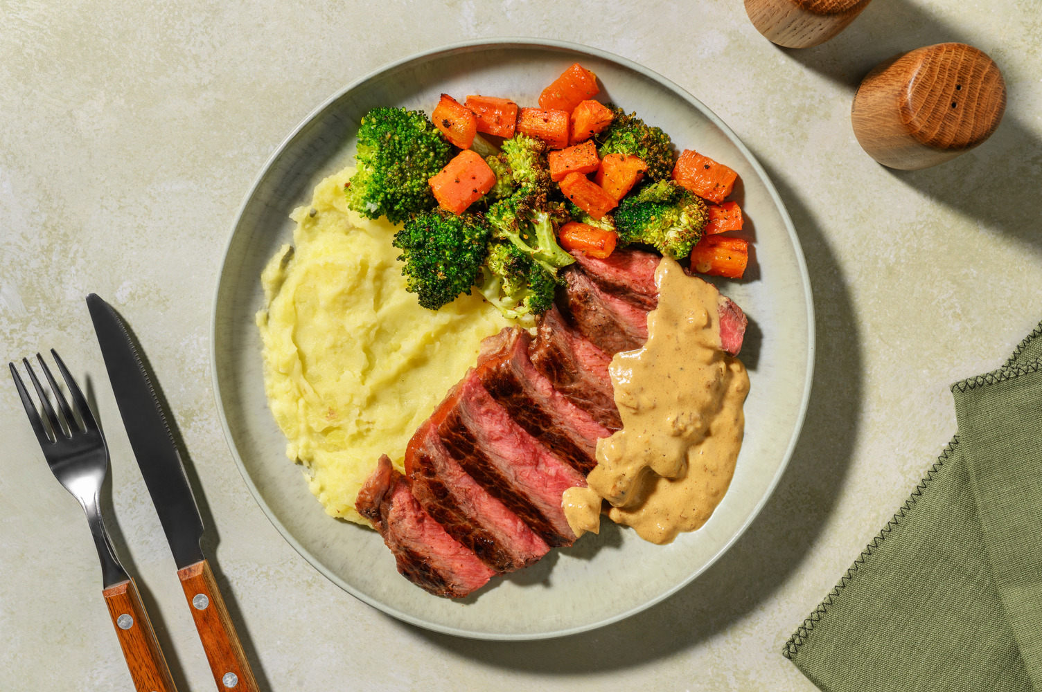 Flat steak i Diane-inspirerad sås