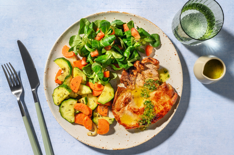 Extra de chuleta de cerdo con chimichurri cítrico 