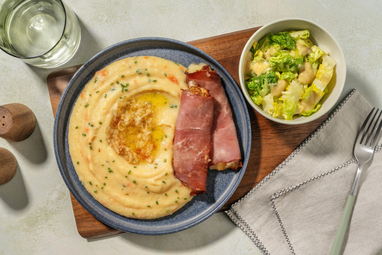 Roulés jambon-emmental, purée & ciboulette