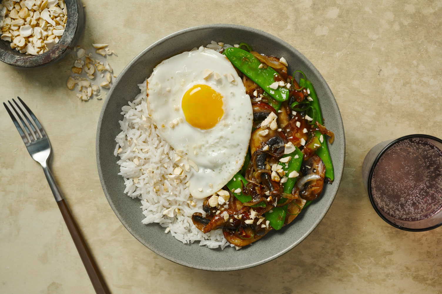 Stir-fry pois mange-tout & portobello à l’asiatique