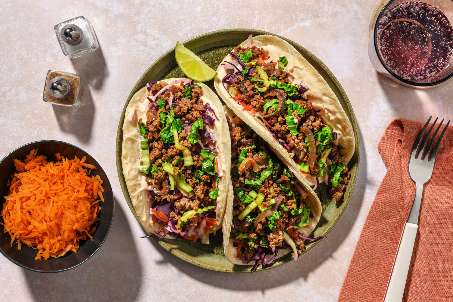 Tacos de bœuf, carotte & sauce fusion