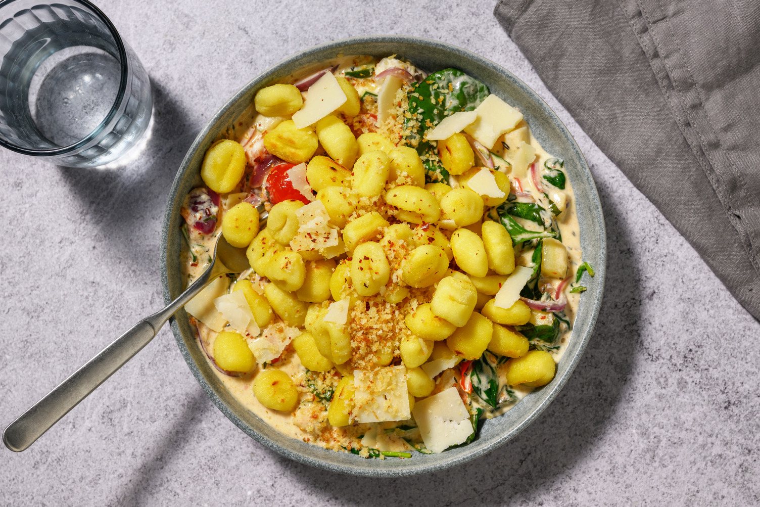 Italiensk gnocchi med hvitløkspangrattato