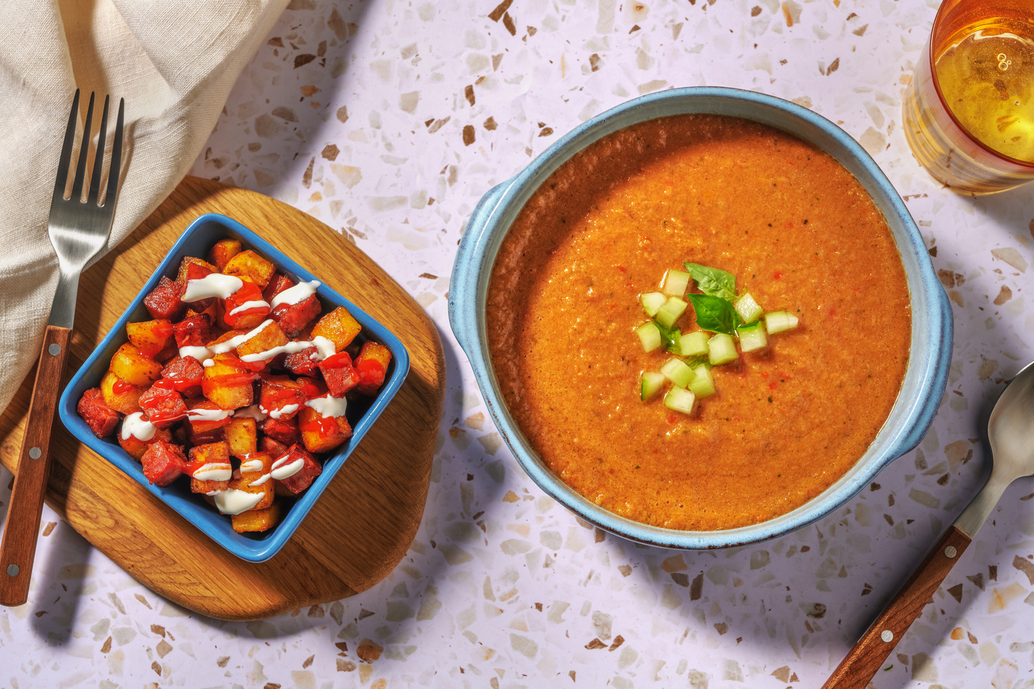 Gazpacho & patatas bravas au chorizo