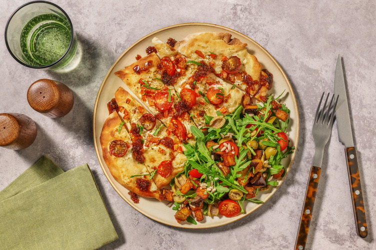 Pizza bianco sur naaan & salade d'aubergine
