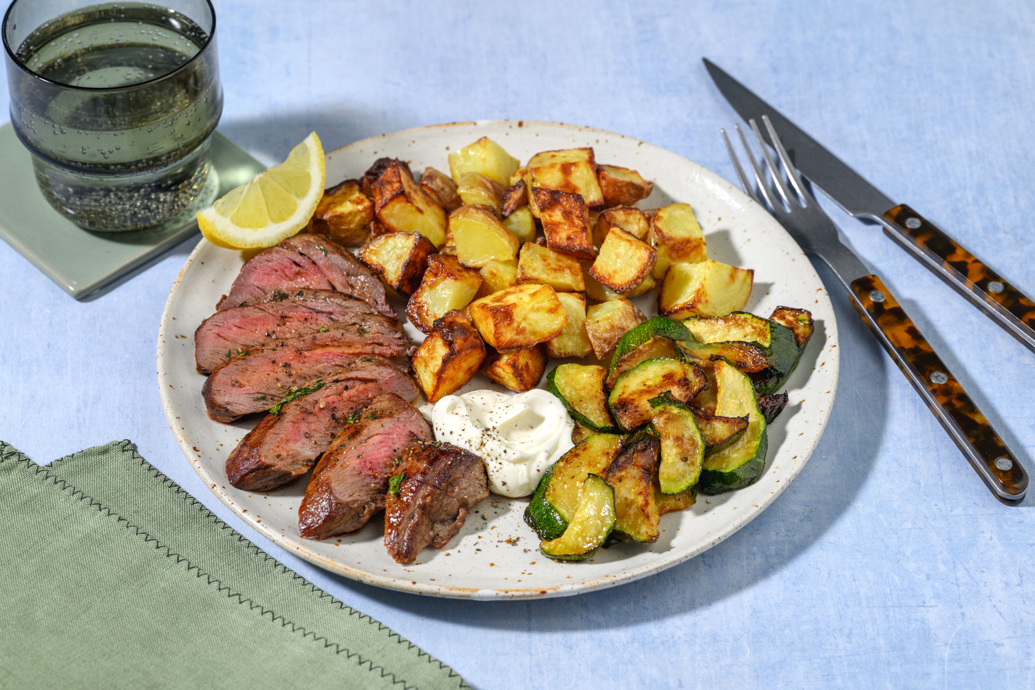 Bistecca di scamone e patate novelle fondenti